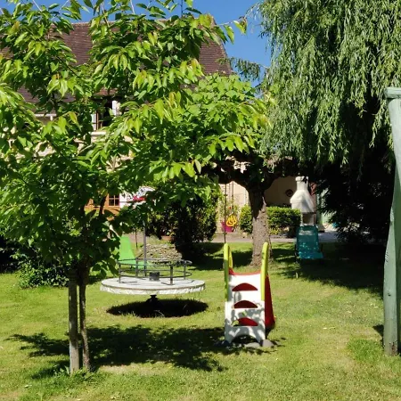 Holiday home Maison Familiale Pres De Avec Jardin, Jeux Pour Enfants, Wifi Et Animaux Acceptes - Fr-1-616-84 *